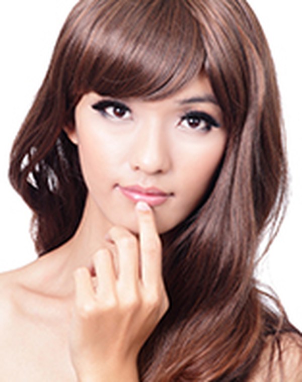 Mia fictional AI game girl reviewer